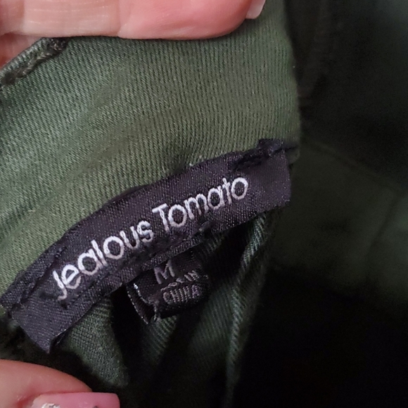 Jealous Tomatoe - Picture 4 of 9